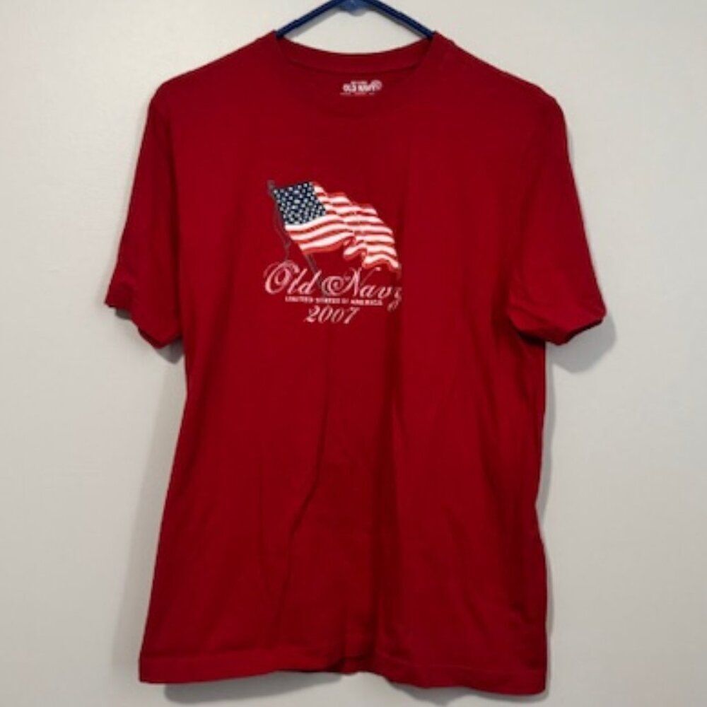 USED Woman's Old Navy Short Sleeve Shirt 2007 Flag Color Red Size Medium